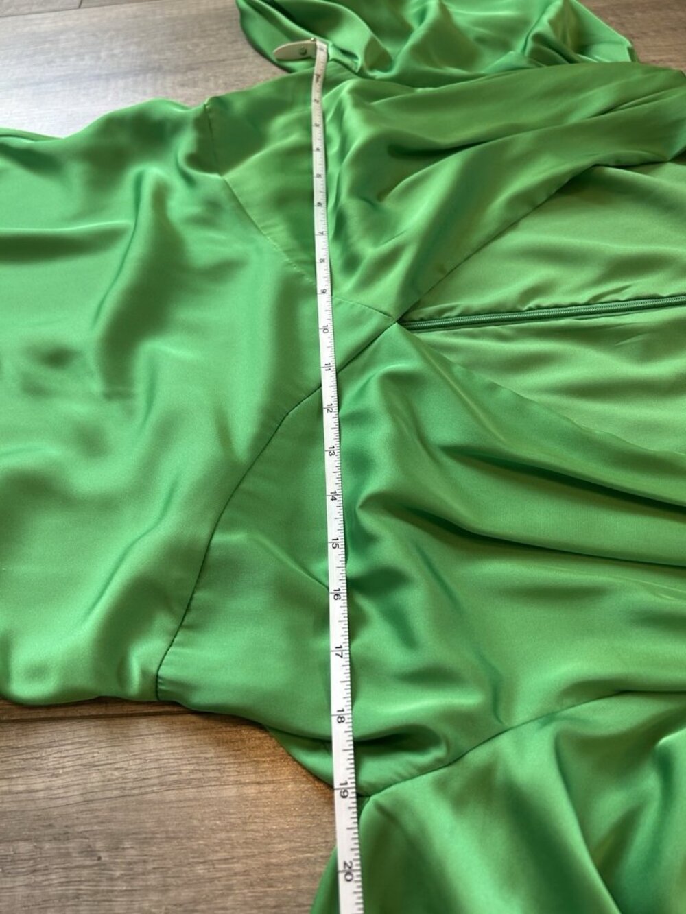 Alexia Admor Felicity Midi Dress Green Puff V Neck Size Spring Wedding Guest Fun - Picture 11 of 16
